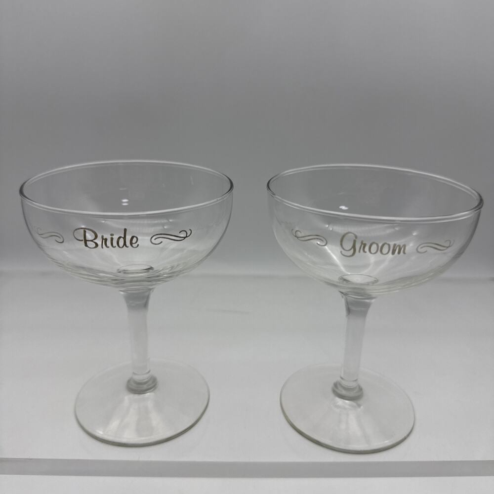 Vintage Bride and Groom Champagne Couple Glasses - MCM Wedding Vibes